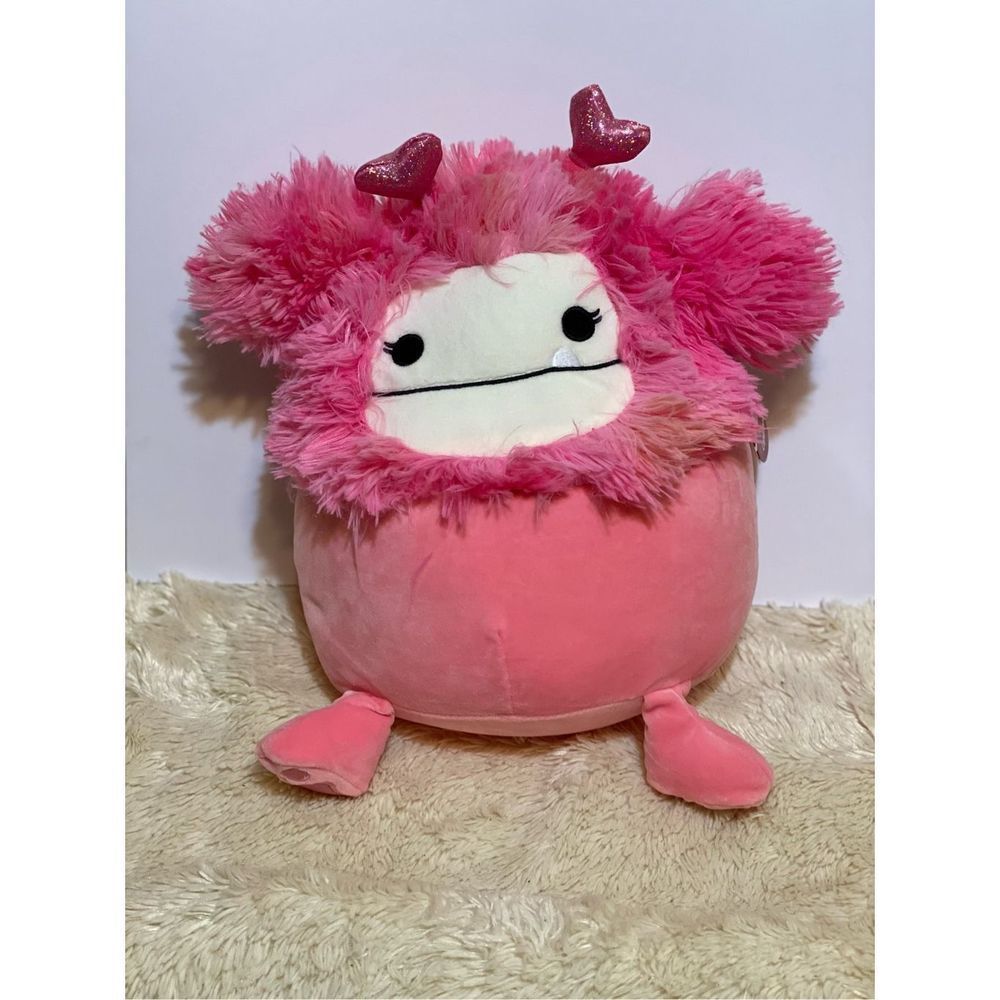 Squishmallow Caparinne the Bigfoot 11" VALENTINE 2023